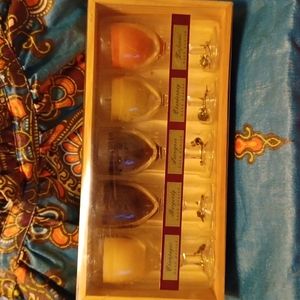 Vintage Chesapeake Bay Candle wine set.